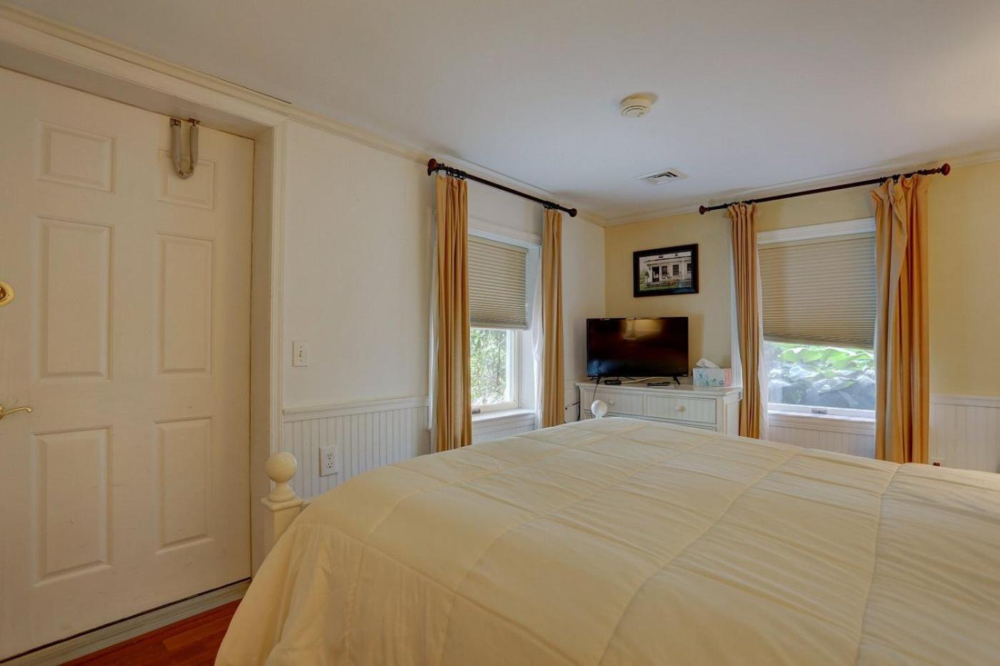 Greystone Manor Bed & Breakfast Bird-in-Hand ภายนอก รูปภาพ