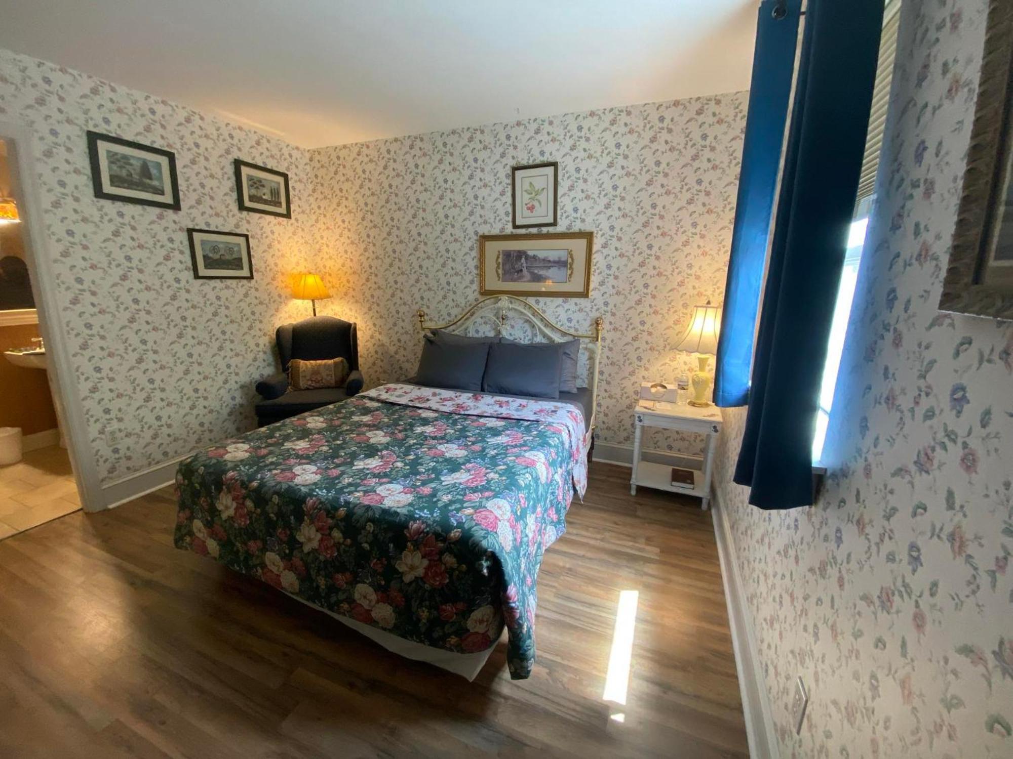 Greystone Manor Bed & Breakfast Bird-in-Hand ภายนอก รูปภาพ