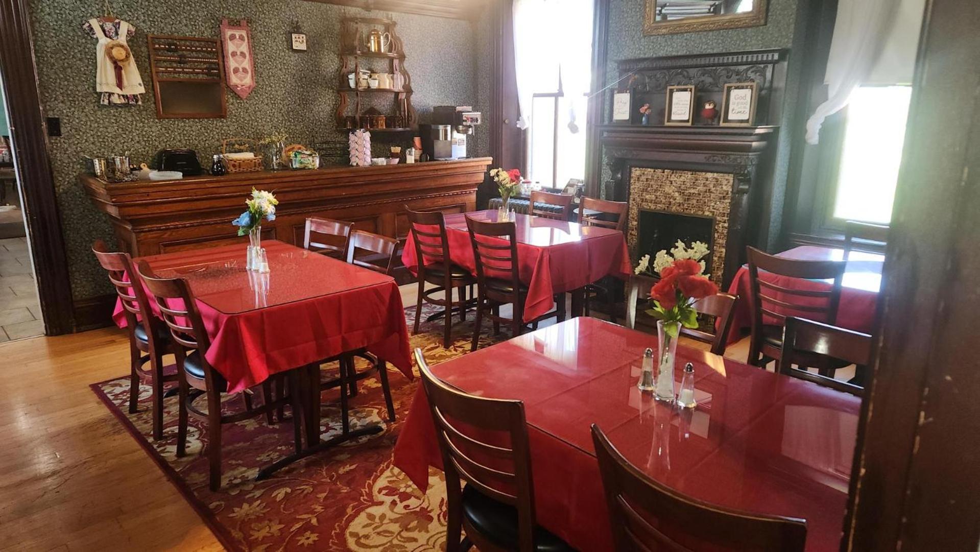 Greystone Manor Bed & Breakfast Bird-in-Hand ภายนอก รูปภาพ