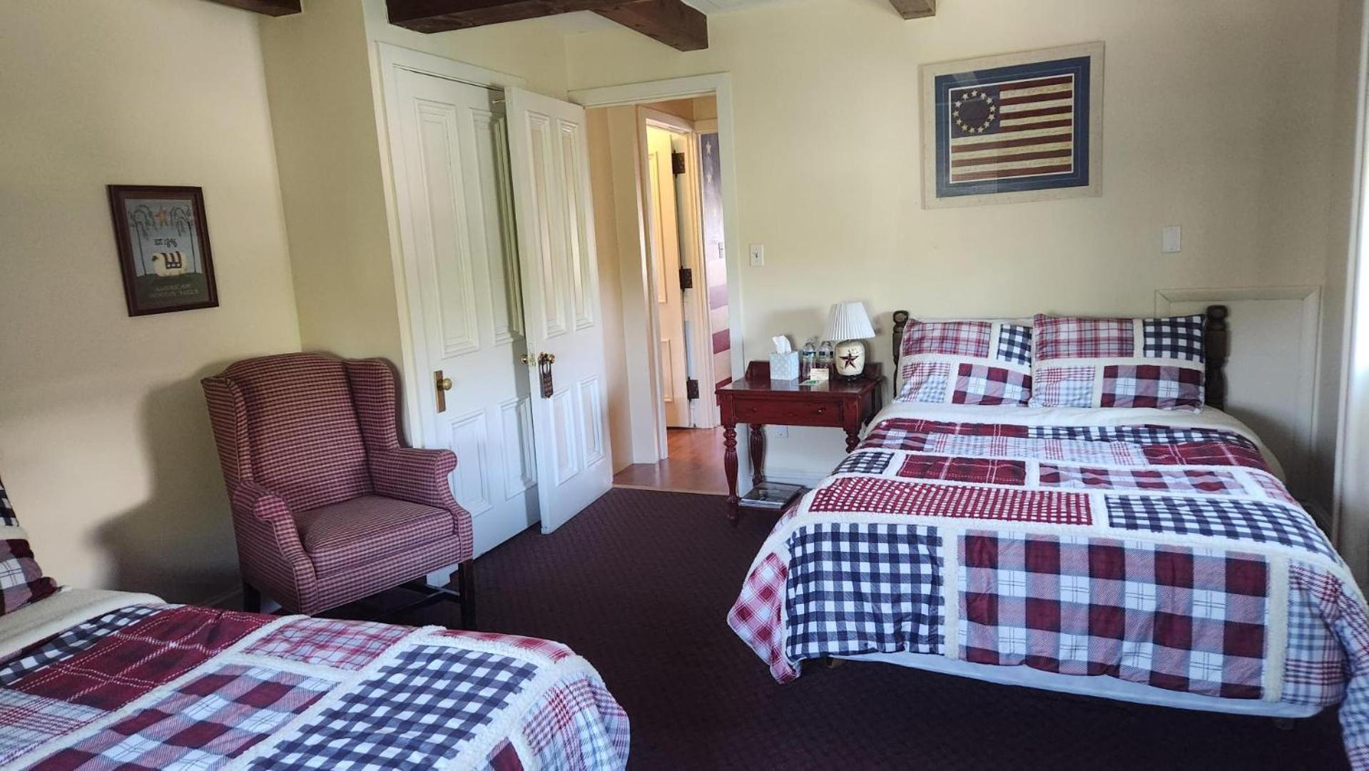 Greystone Manor Bed & Breakfast Bird-in-Hand ภายนอก รูปภาพ