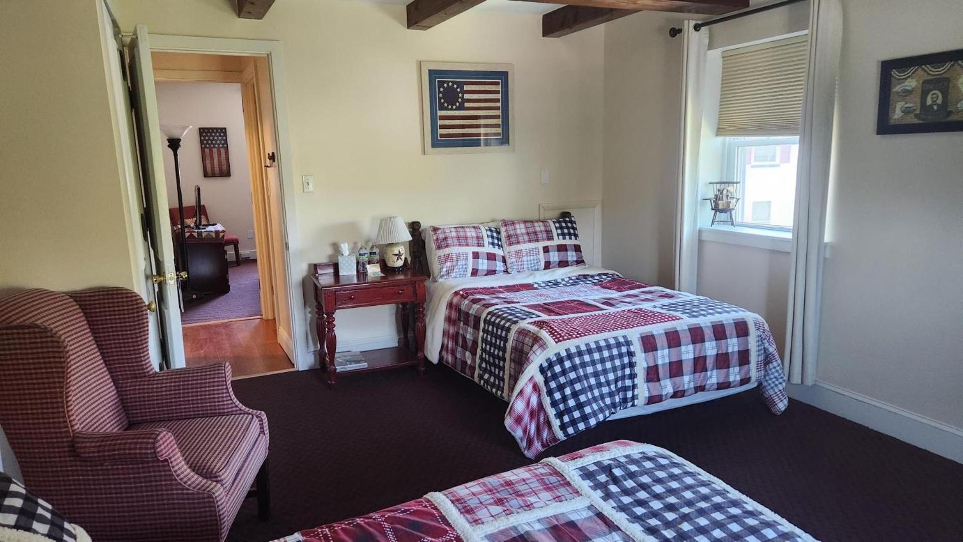 Greystone Manor Bed & Breakfast Bird-in-Hand ภายนอก รูปภาพ