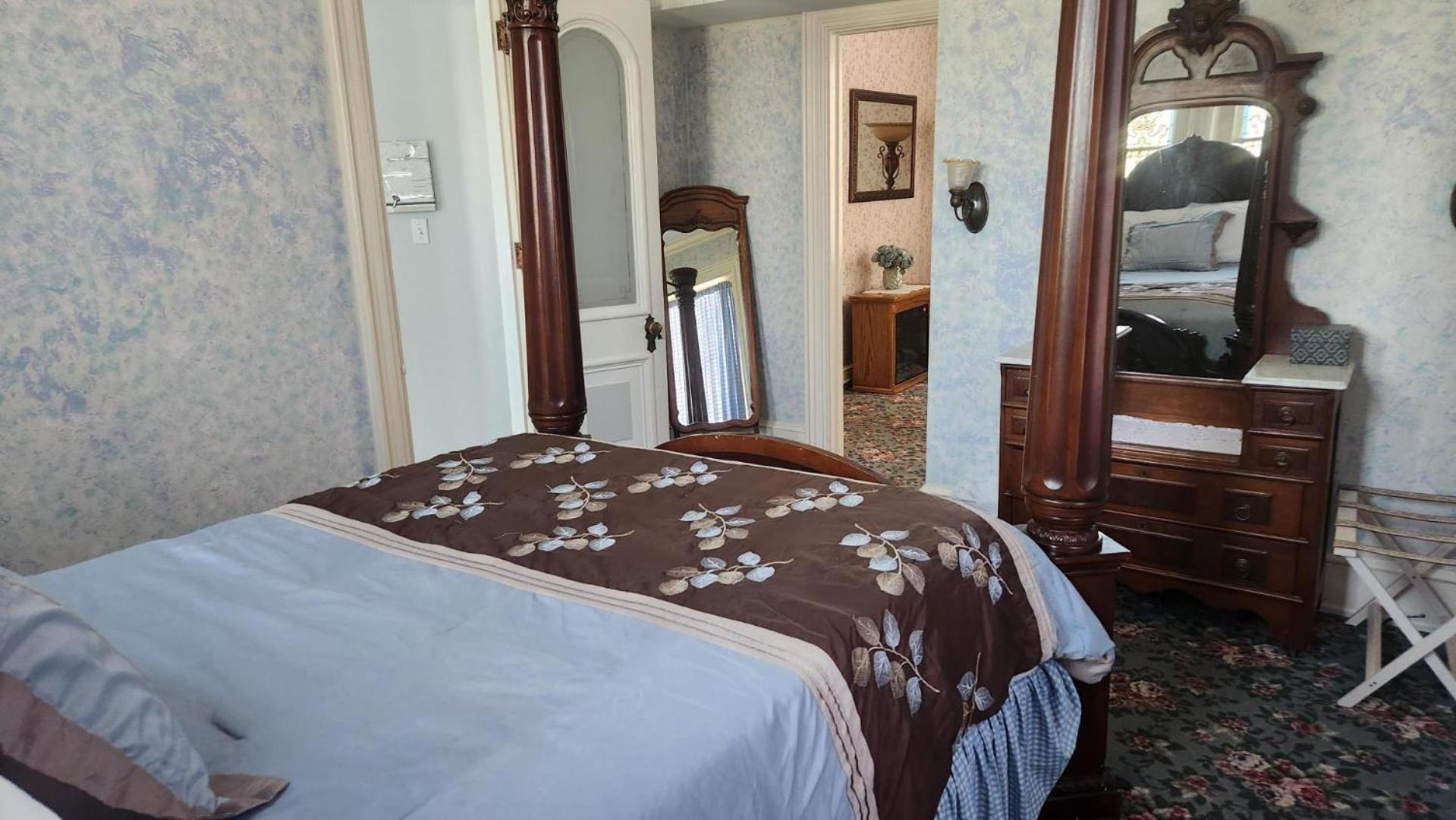Greystone Manor Bed & Breakfast Bird-in-Hand ภายนอก รูปภาพ