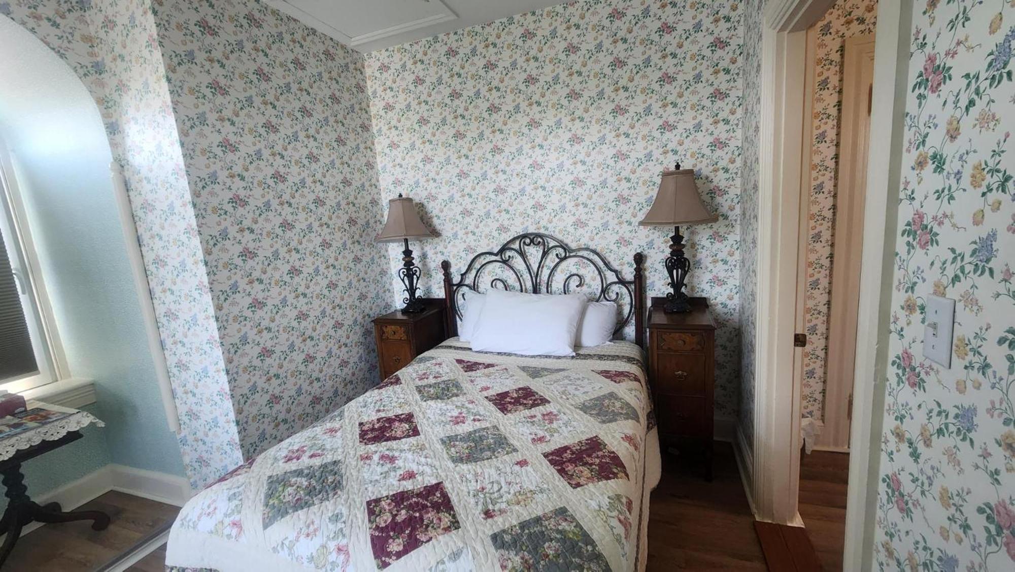 Greystone Manor Bed & Breakfast Bird-in-Hand ภายนอก รูปภาพ