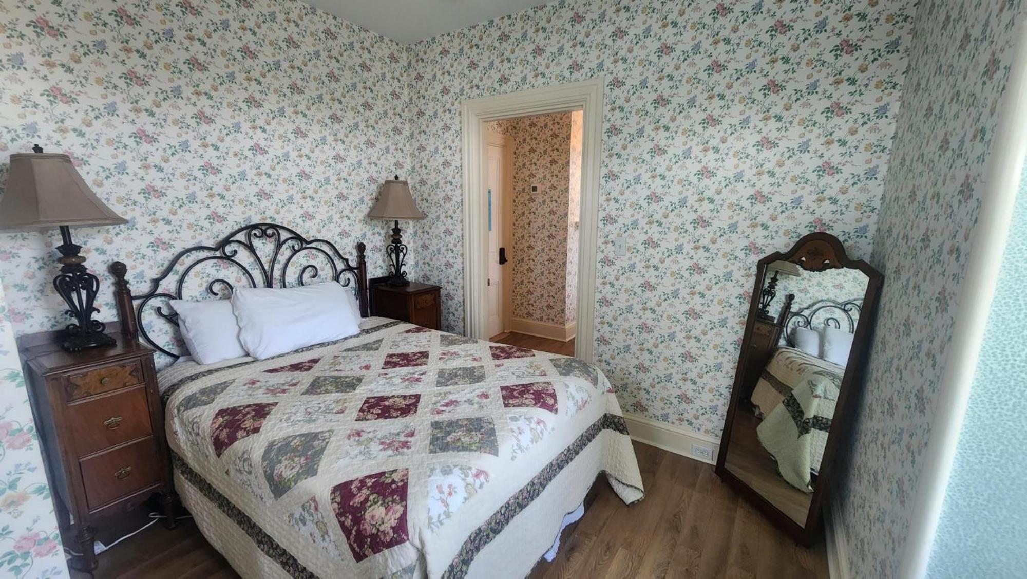Greystone Manor Bed & Breakfast Bird-in-Hand ภายนอก รูปภาพ