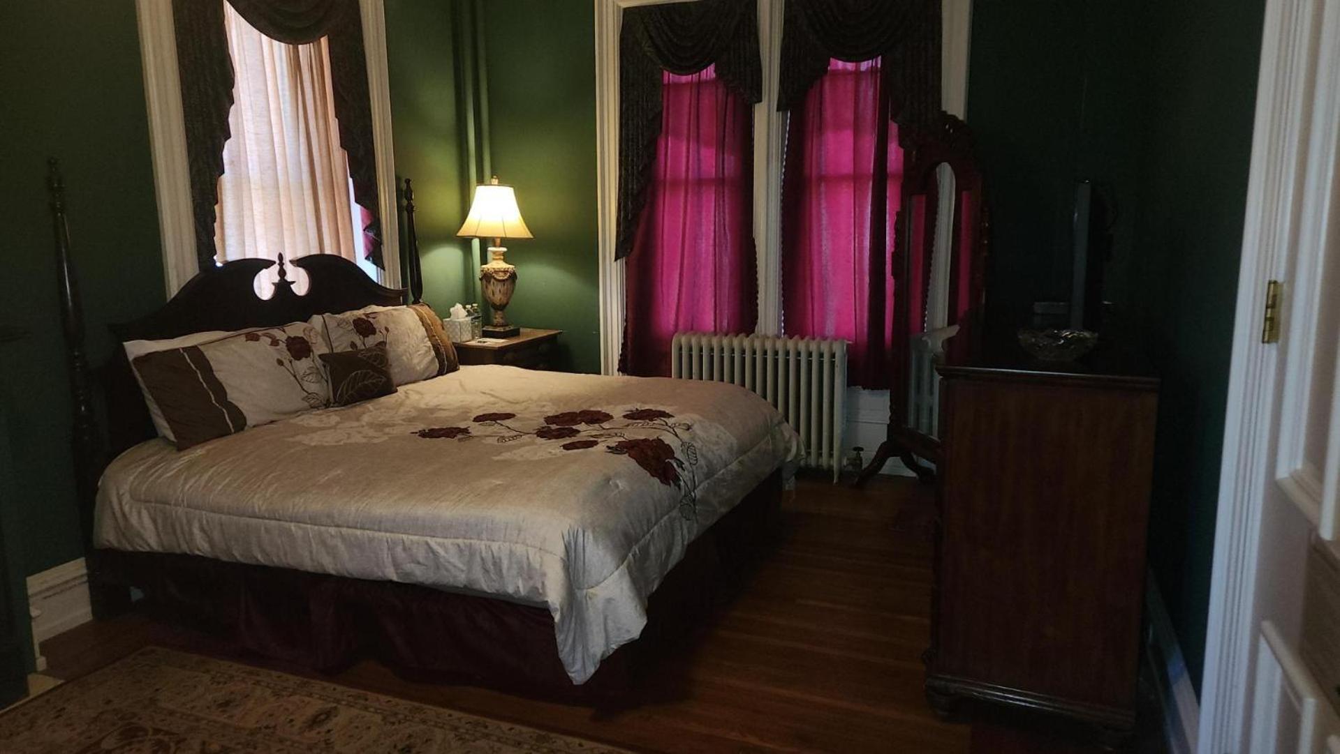 Greystone Manor Bed & Breakfast Bird-in-Hand ภายนอก รูปภาพ