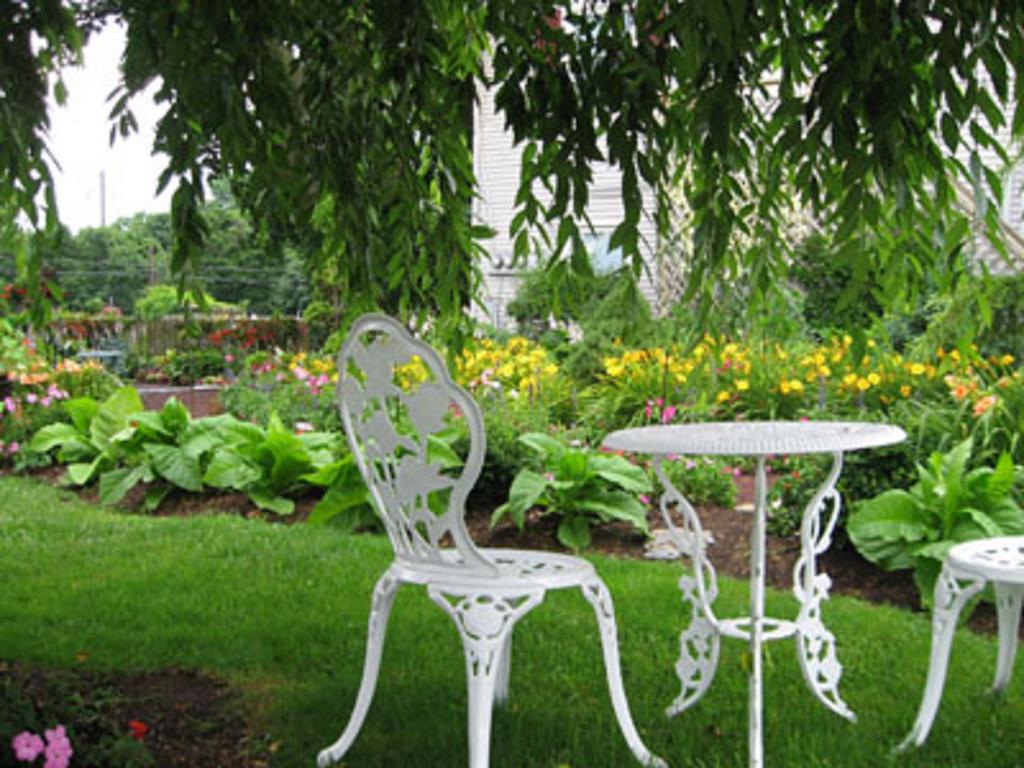 Greystone Manor Bed & Breakfast Bird-in-Hand ภายนอก รูปภาพ