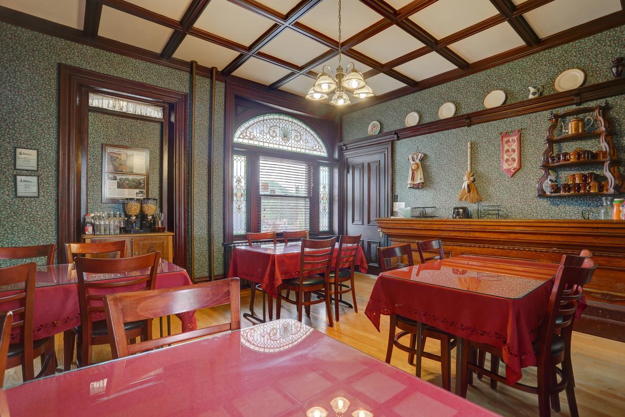 Greystone Manor Bed & Breakfast Bird-in-Hand ภายนอก รูปภาพ